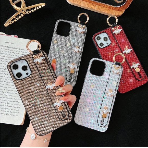 iPhone 13 6.1in Gold Case - Picture 4 of 6